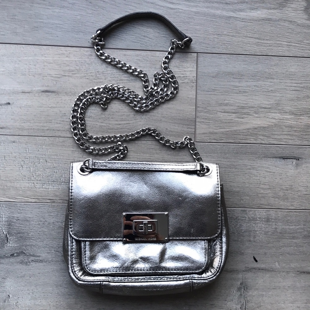Michael kors small leather purse
